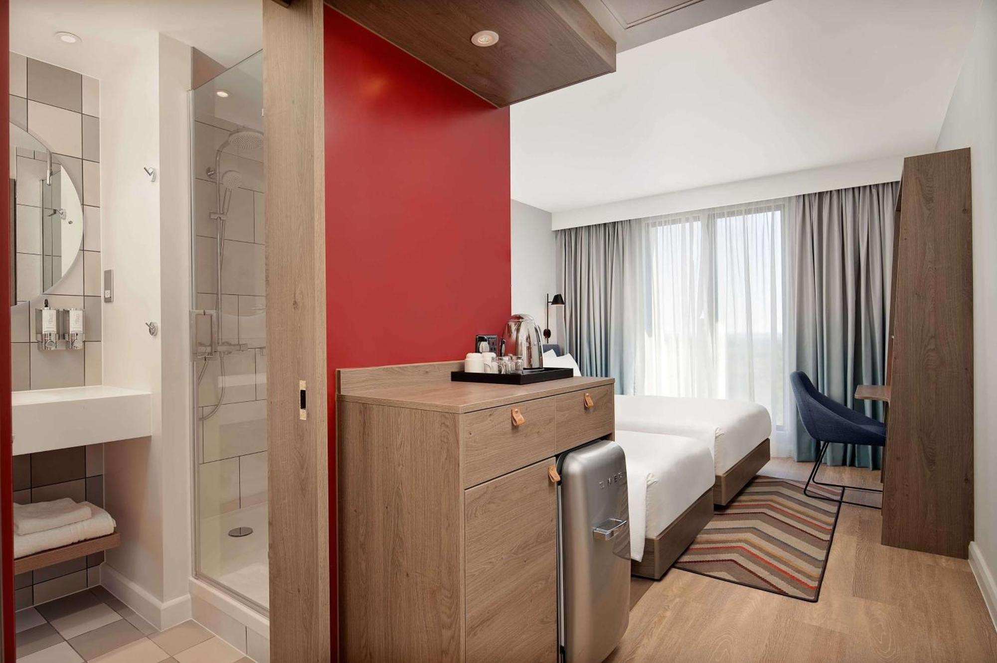 Hampton By Hilton High Wycombe Exterior foto